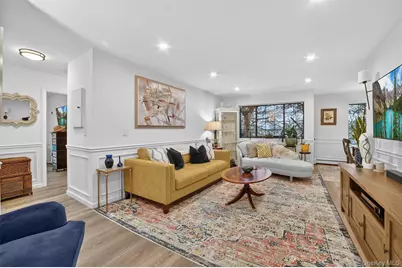121 Foxwood Circle #121, Mount Kisco, NY 10549 - Photo 4
