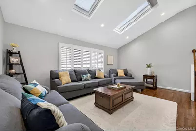 18 Melrose Lane, Commack, NY 11725 - Photo 14