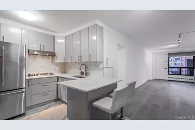 61-35 98th St #7G, Rego Park, NY 11374 - Photo 1