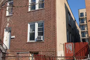 369 E 32nd St, Brooklyn, NY 11226 - Photo 4