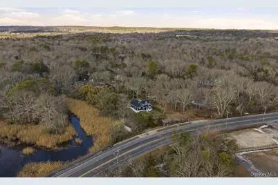 452 Montauk Highway, East Quogue, NY 11942 - Photo 16