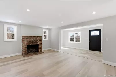 452 Montauk Highway, East Quogue, NY 11942 - Photo 4