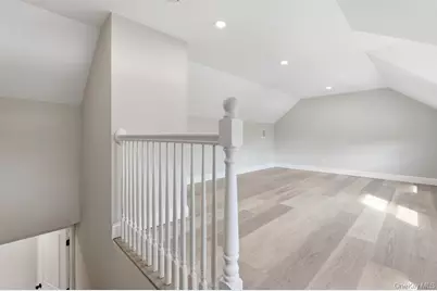 452 Montauk Highway, East Quogue, NY 11942 - Photo 10