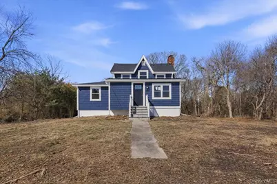 452 Montauk Highway, East Quogue, NY 11942 - Photo 1