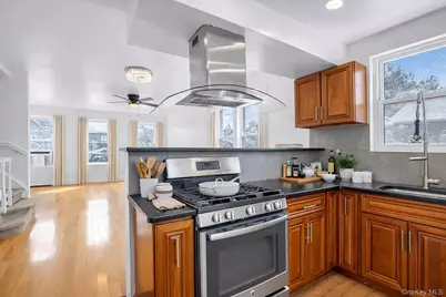 9701 69th Avenue, Forest Hills, NY 11375 - Photo 6