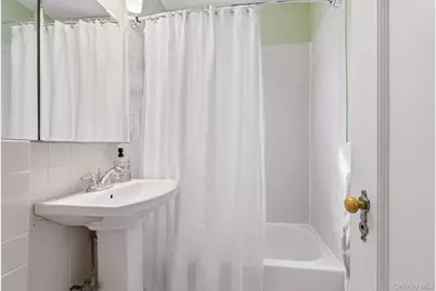 300 S Broadway #2D, Tarrytown, NY 10591 - Photo 8