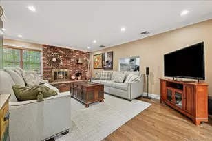 21 Colgate Ln, Woodbury, NY 11797 - Photo 10