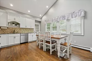 21 Colgate Ln, Woodbury, NY 11797 - Photo 6