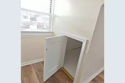 4843 201st Street, Oakland Gardens, NY 11364 - Photo 8