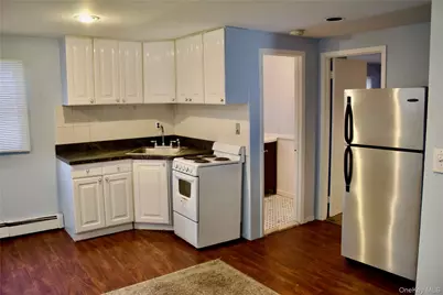 927 Jackson Avenue, Lindenhurst, NY 11757 - Photo 2