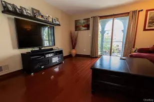 32 Ebey Ln, New York, NY 10312 - Photo 4