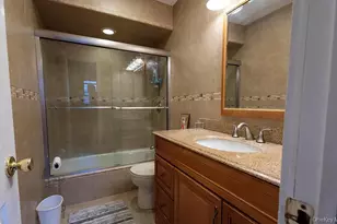 32 Ebey Ln, New York, NY 10312 - Photo 6