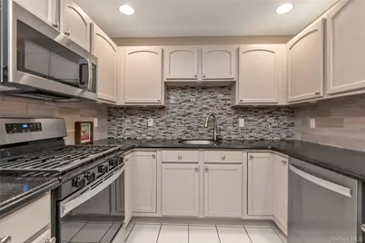 899 Altessa Boulevard, Melville, NY 11747 - Photo 8