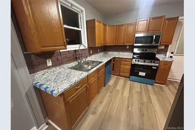 [Address not provided], Riverhead, NY 11901 - Photo 8