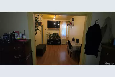 6512 Myrtle Avenue, Glendale, NY 11385 - Photo 22