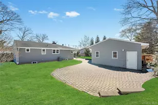 93 Eastwood Blvd, Centereach, NY 11720 - Photo 8