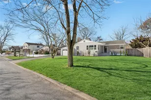 93 Eastwood Blvd, Centereach, NY 11720 - Photo 2