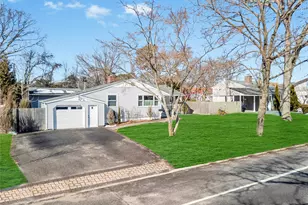 93 Eastwood Blvd, Centereach, NY 11720 - Photo 4