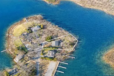 9 Helens Lane, Southampton, NY 11968 - Photo 2