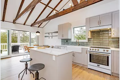 9 Helens Lane, Southampton, NY 11968 - Photo 10