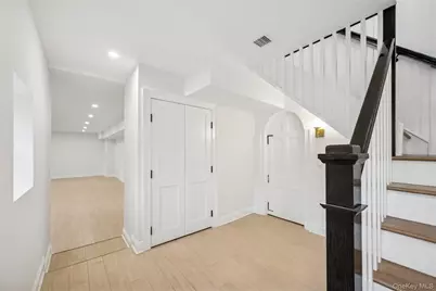 227 Prospect Avenue, Sea Cliff, NY 11579 - Photo 42