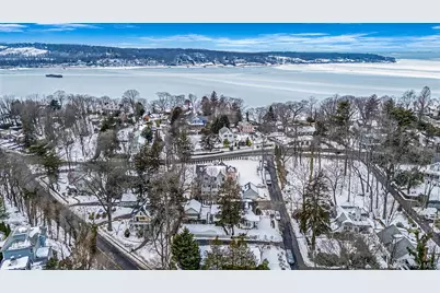 227 Prospect Avenue, Sea Cliff, NY 11579 - Photo 4