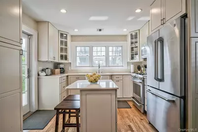 28 Lindbergh Street, Locust Valley, NY 11560 - Photo 14