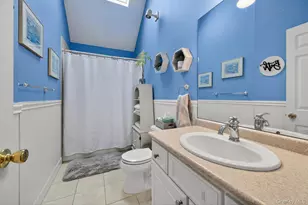 10 Manor Pl, Smithtown, NY 11787 - Photo 26