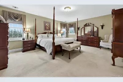 10 Manor Place, Smithtown, NY 11787 - Photo 20