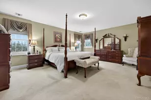 10 Manor Pl, Smithtown, NY 11787 - Photo 20