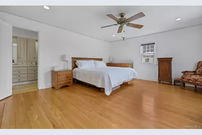 401 Heathcote Road, Scarsdale, NY 10583 - Photo 16