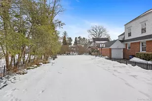 401 Heathcote Rd, Scarsdale, NY 10583 - Photo 36