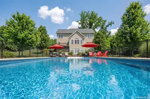 25 Roundhill Rd, Hopewell Junction, NY 12533 - Photo 2