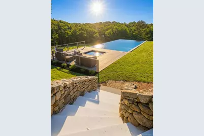 29 Huntting Road, East Hampton, NY 11937 - Photo 2