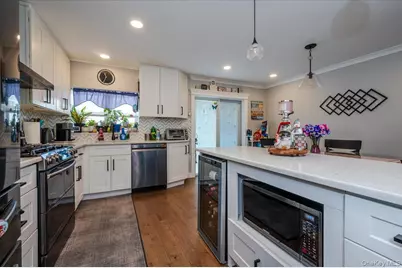 512 Prentiss Avenue, Bronx, NY 10465 - Photo 8