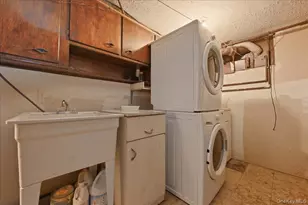 135-14 220th St, Springfield Gardens, NY 11413 - Photo 18