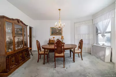 21 Washington Avenue, Lynbrook, NY 11563 - Photo 6