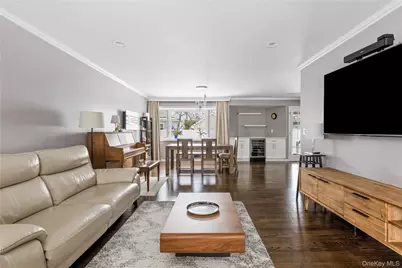 105 Jefferson Street, Garden City, NY 11530 - Photo 6