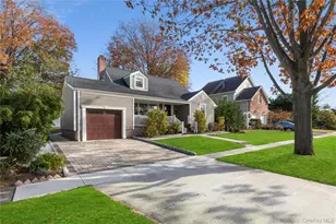 105 Jefferson St, Garden City, NY 11530 - Photo 2