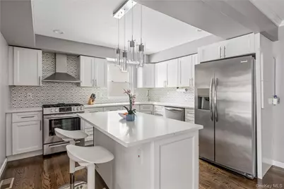 105 Jefferson Street, Garden City, NY 11530 - Photo 10