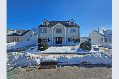 645 W Wyngate Drive W, Valley Stream, NY 11580 - Photo 1