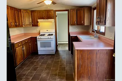 87 W Peenpack Trail, Sparrow Bush, NY 12780 - Photo 6