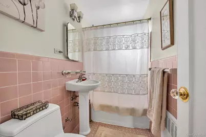 69-18 Bell Boulevard #B, Bayside, NY 11364 - Photo 8