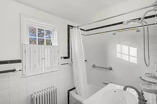 91 Ireland Pl, Amityville, NY 11701 - Photo 24