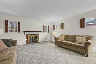 91 Ireland Pl, Amityville, NY 11701 - Photo 12