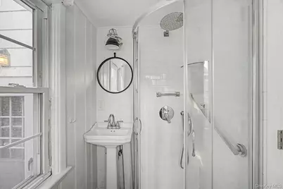 91 Ireland Place, Amityville, NY 11701 - Photo 16