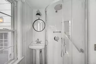 91 Ireland Pl, Amityville, NY 11701 - Photo 16