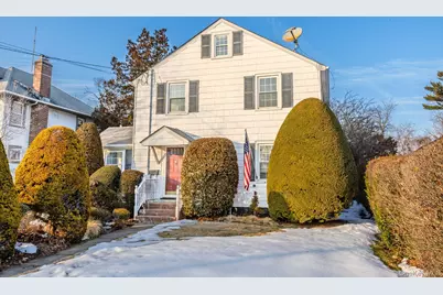 91 Ireland Place, Amityville, NY 11701 - Photo 1