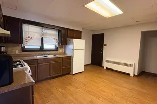 40 Parker Ave, Poughkeepsie, NY 12601 - Photo 2