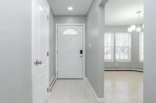 78 B Ashwood Rd, Port Washington, NY 11050 - Photo 4